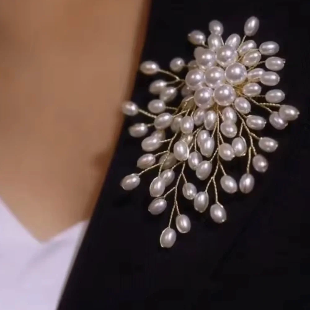 Anthropologie Unique Flora flowerPearl Brooch